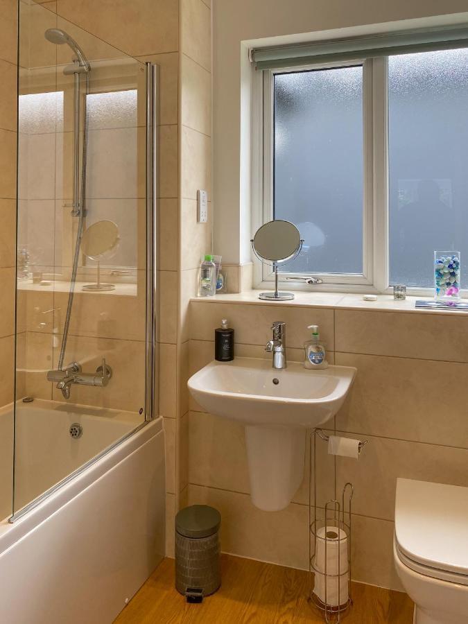 Beautiful, Contemporary 3 Bedroom Apartment Bath Extérieur photo