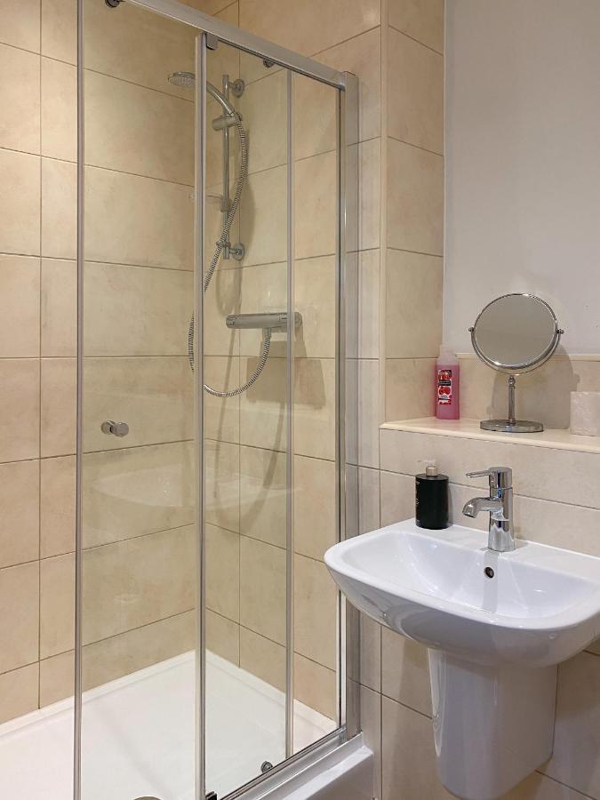 Beautiful, Contemporary 3 Bedroom Apartment Bath Extérieur photo