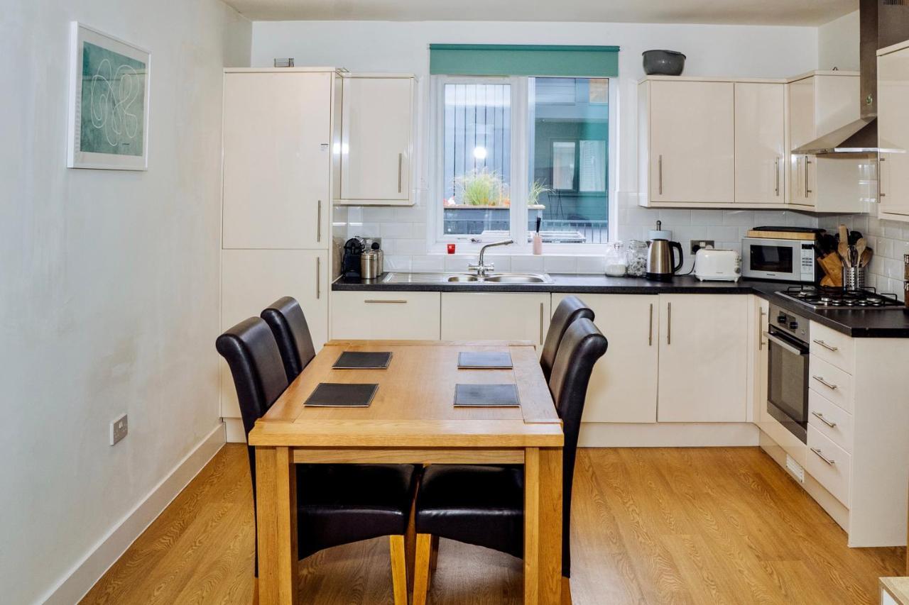 Beautiful, Contemporary 3 Bedroom Apartment Bath Extérieur photo